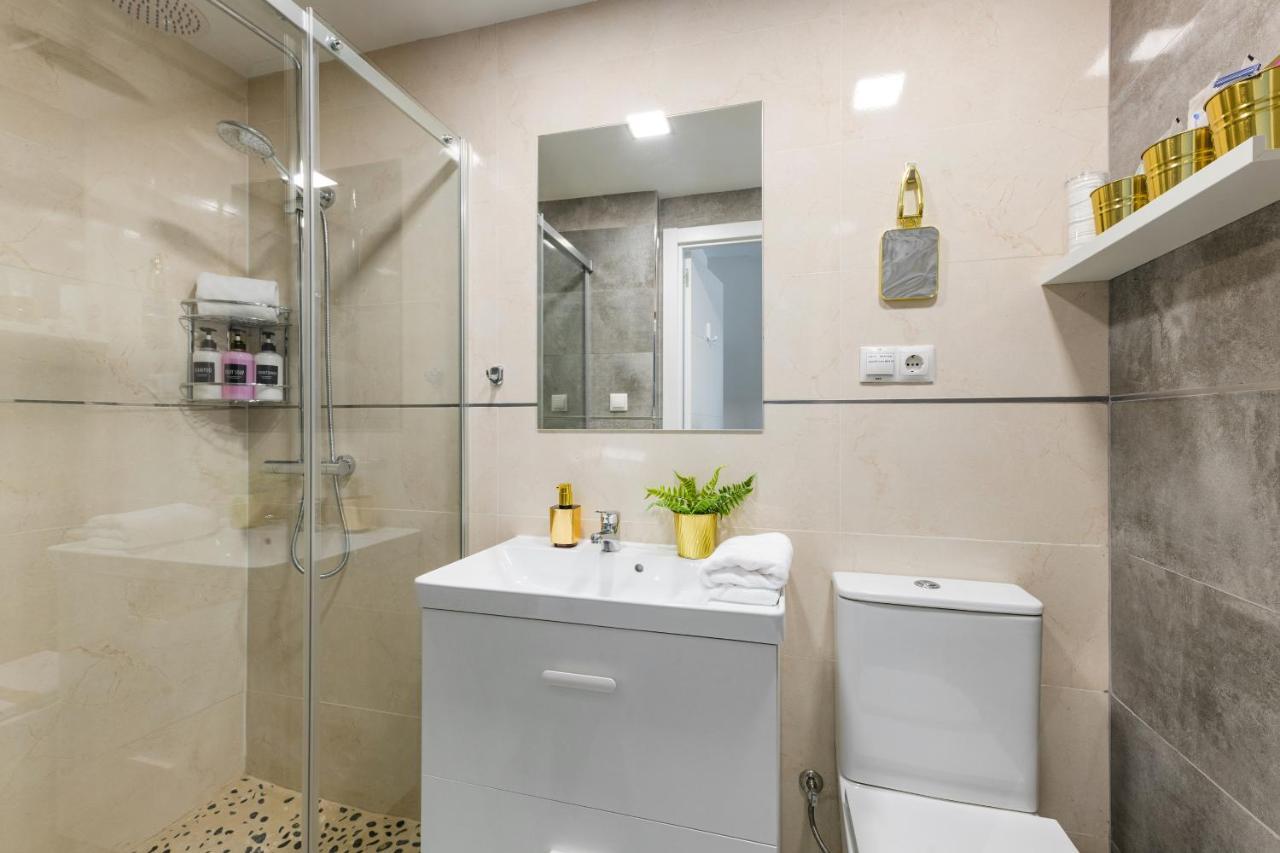 Sweet Dreams Apartment Near Puerta Del Sol マドリード エクステリア 写真
